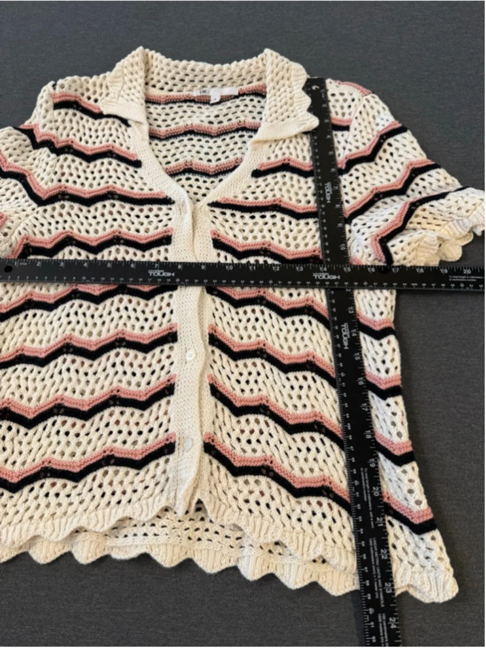 DR2 DANIEL RAINN short sleeve cardigan bone pink black zigzag scalloped trim S